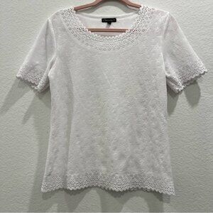 Unique white cut out embossed top size S by Chances R